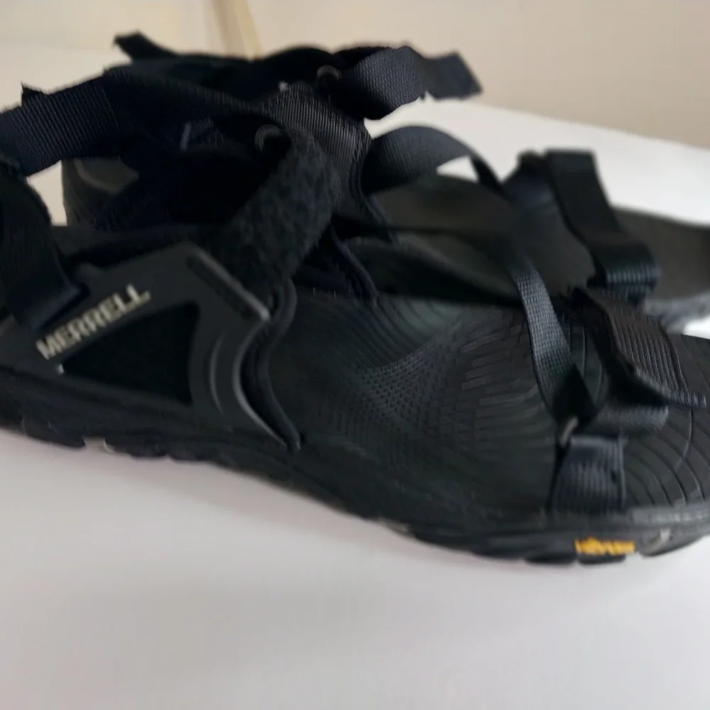 MERRELL Vibrant Men's Size 12 Black Sandals